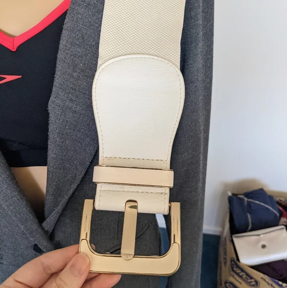 Temt White Waist Buckle Belt Sz S/M - Picture 3 of 5